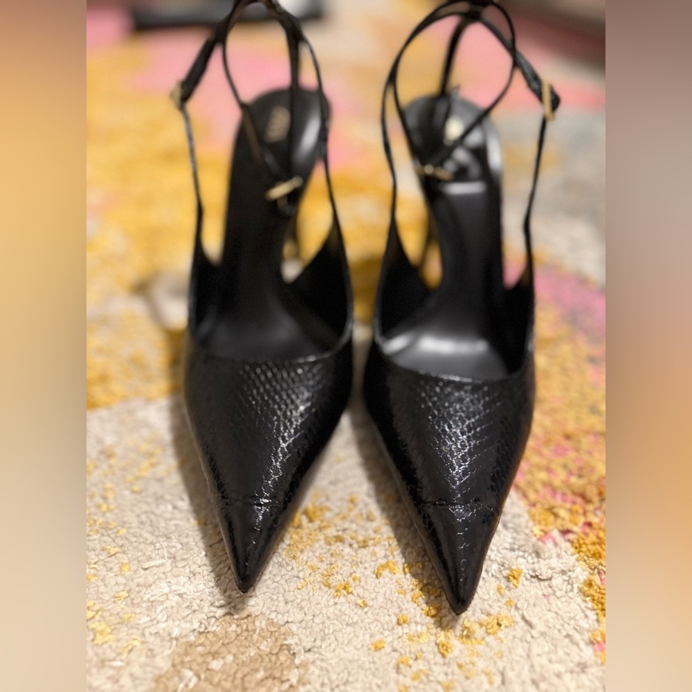 Zara Black Textured Heels size 37